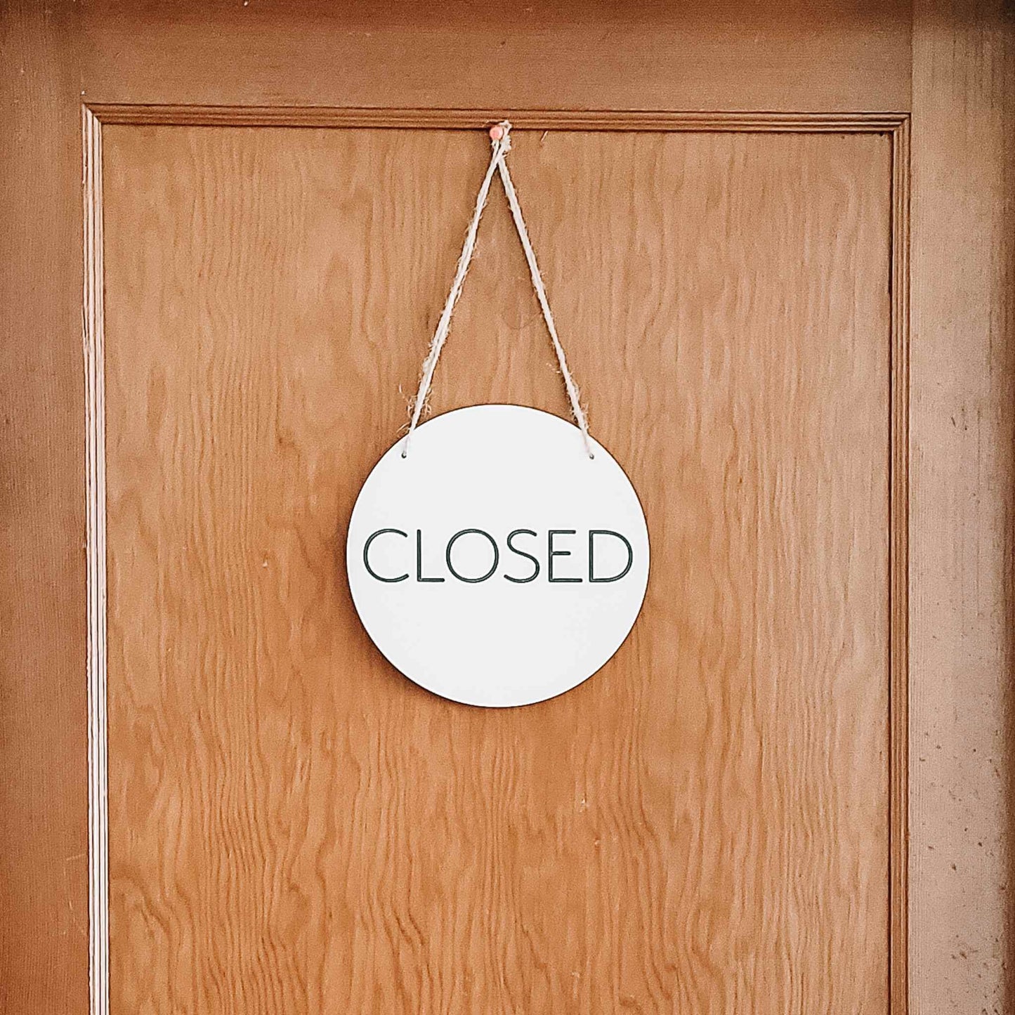Reversible Open and Closed sign for office doors