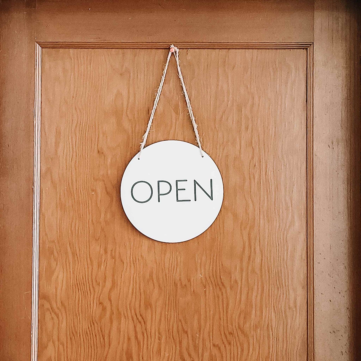 Reversible Open and Closed sign for office doors