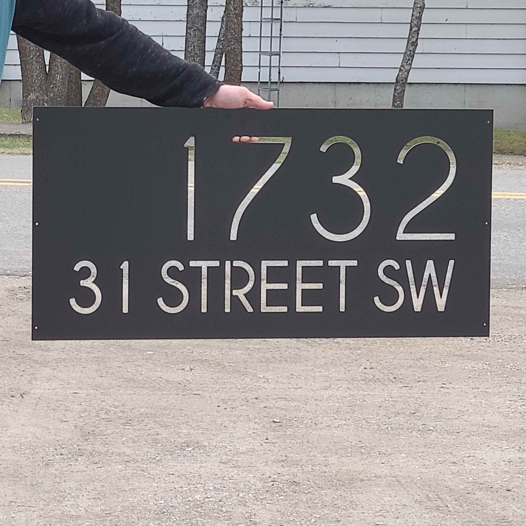 Modern Address Number and Street Name Sign with Yard Stake – LETTERCUT