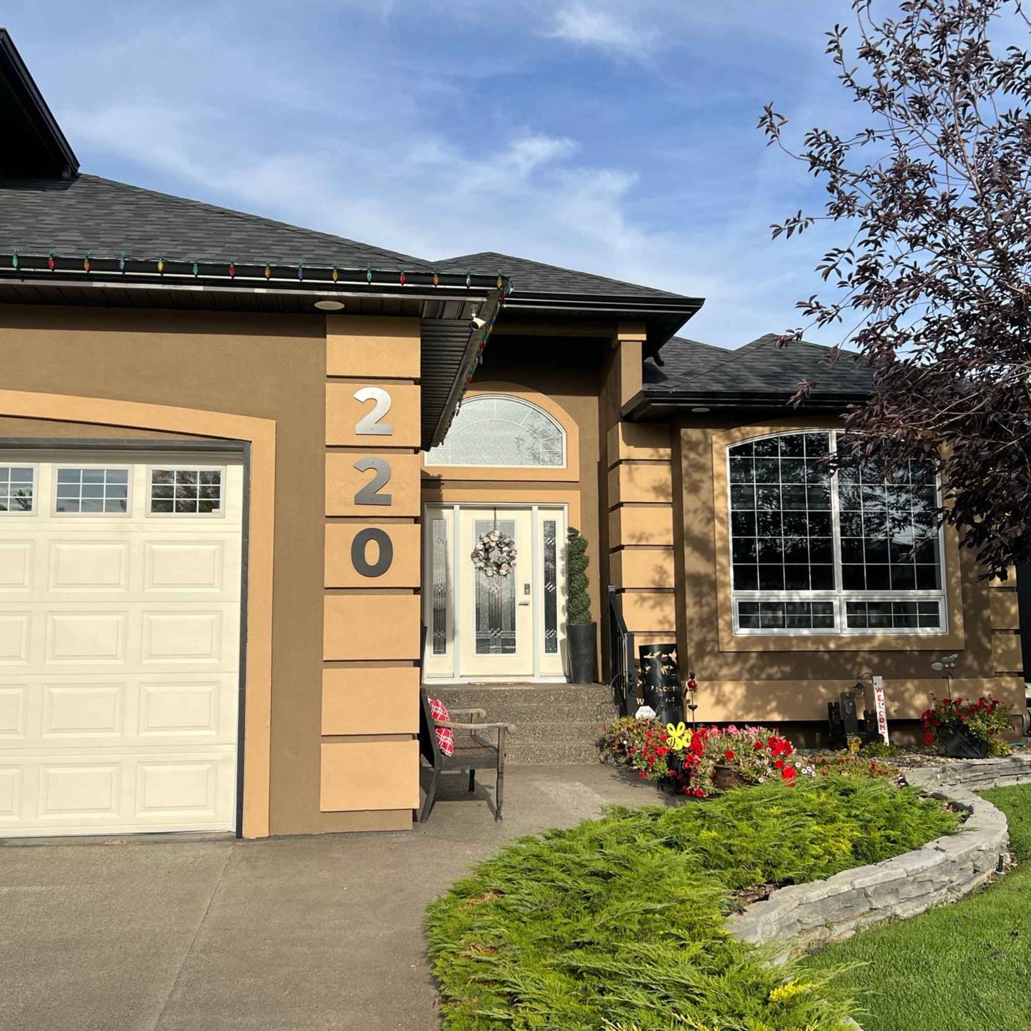 showing 8 nch BOLD RETRO address numbers 