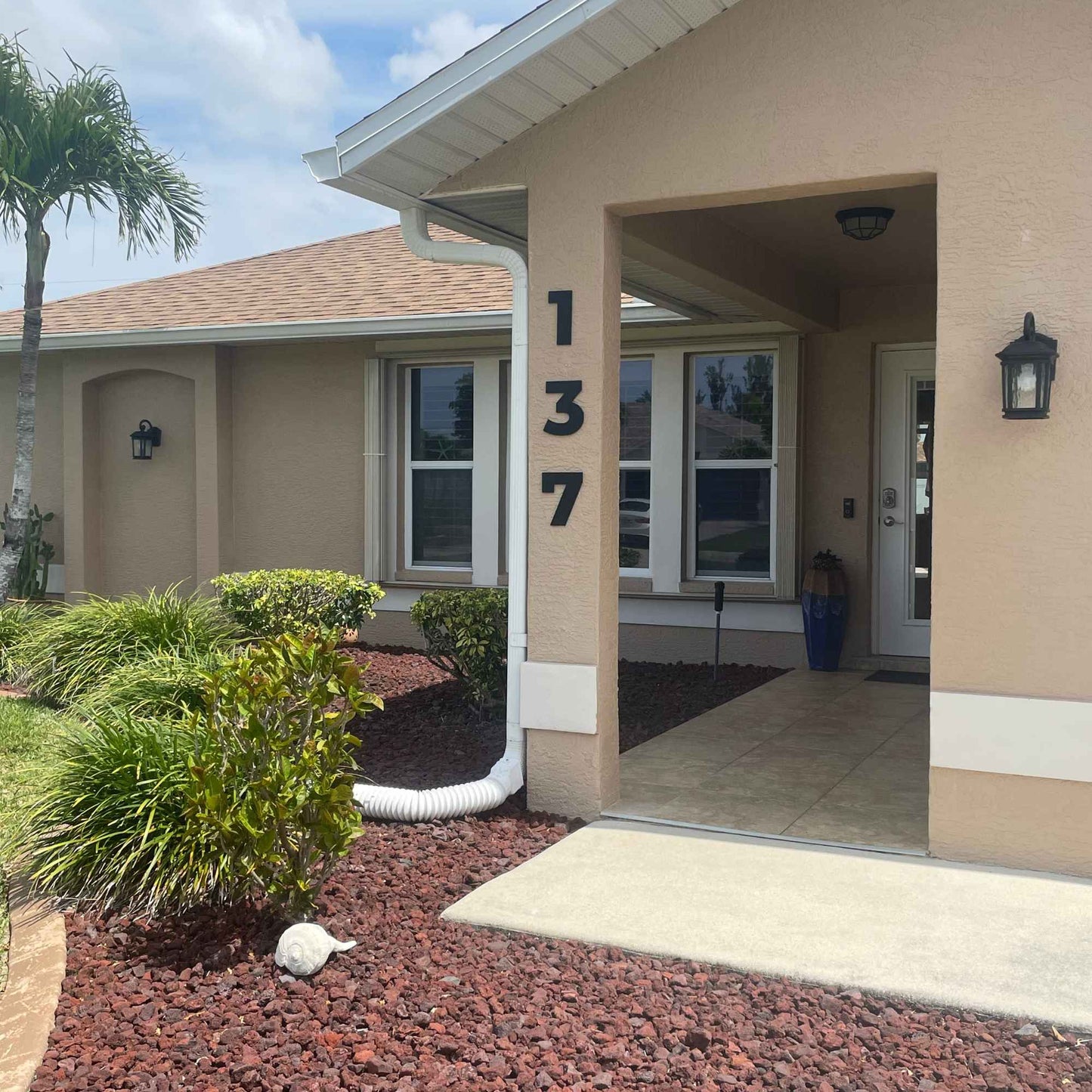 showing 8 nch BOLD RETRO address numbers 